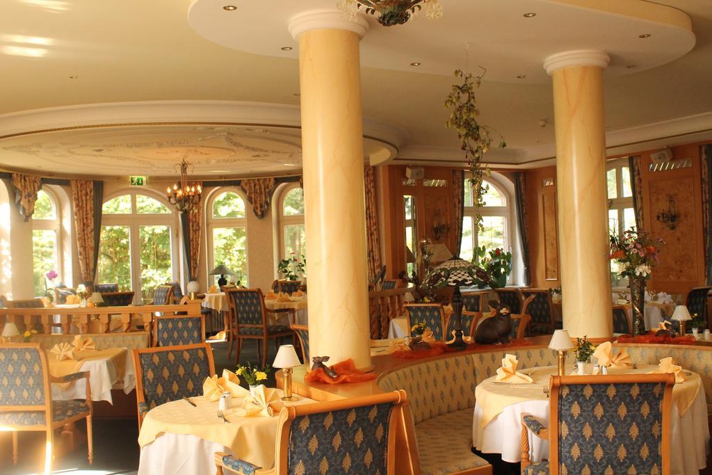Hotel Und Restaurant Waldschloesschen Crivitz Eksteriør billede