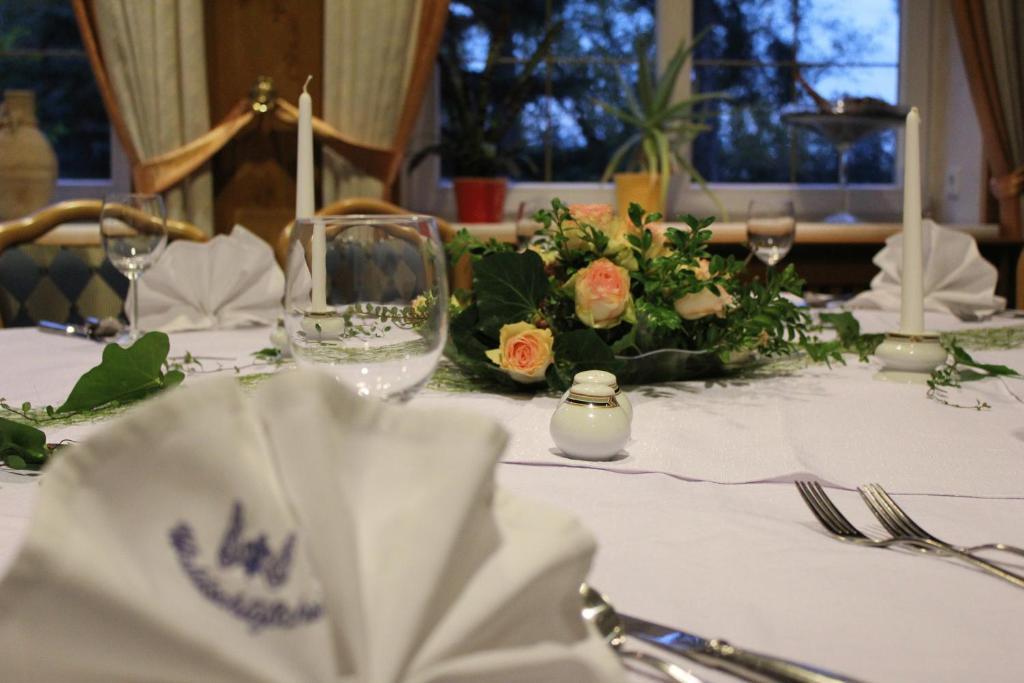 Hotel Und Restaurant Waldschloesschen Crivitz Eksteriør billede